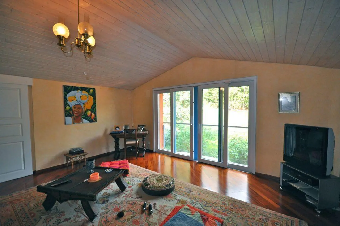 Landhaus Eingebettet in Grün mit Pool und Stallungen in Origlio - Foto 9 von 14