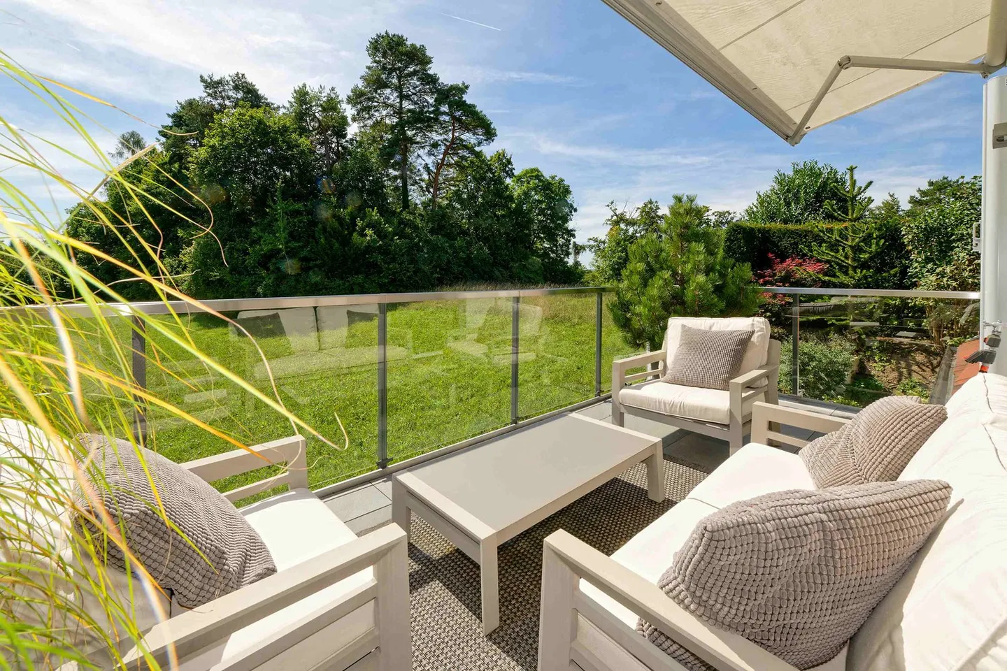 166 m² Wohnraum mit zwei Terrassen und freiem Blick ins Grüne - Foto 6 di 12