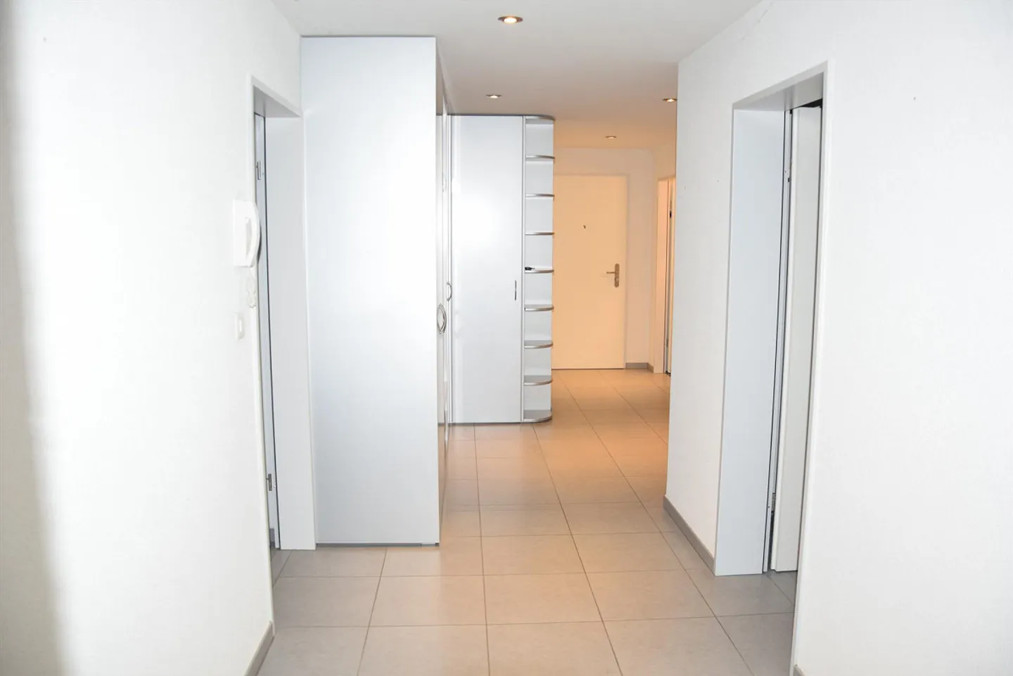 Appartement moderne de 4,5 pièces avec garage à Aadorf - Photo 2 sur 13