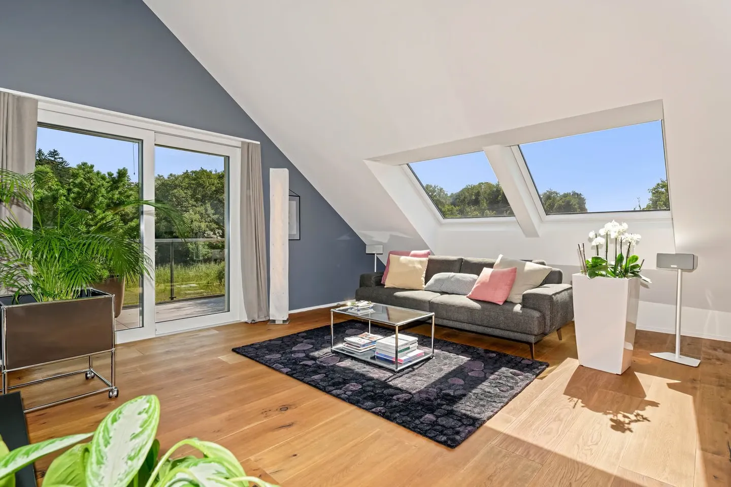 166 m² Wohnraum mit zwei Terrassen und freiem Blick ins Grüne - Foto 4 di 12