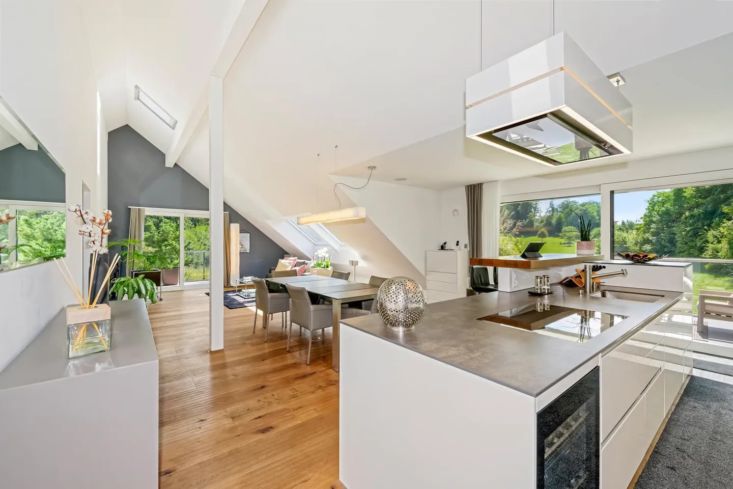 166 m² Wohnraum mit zwei Terrassen und freiem Blick ins Grüne - Foto 5 di 12