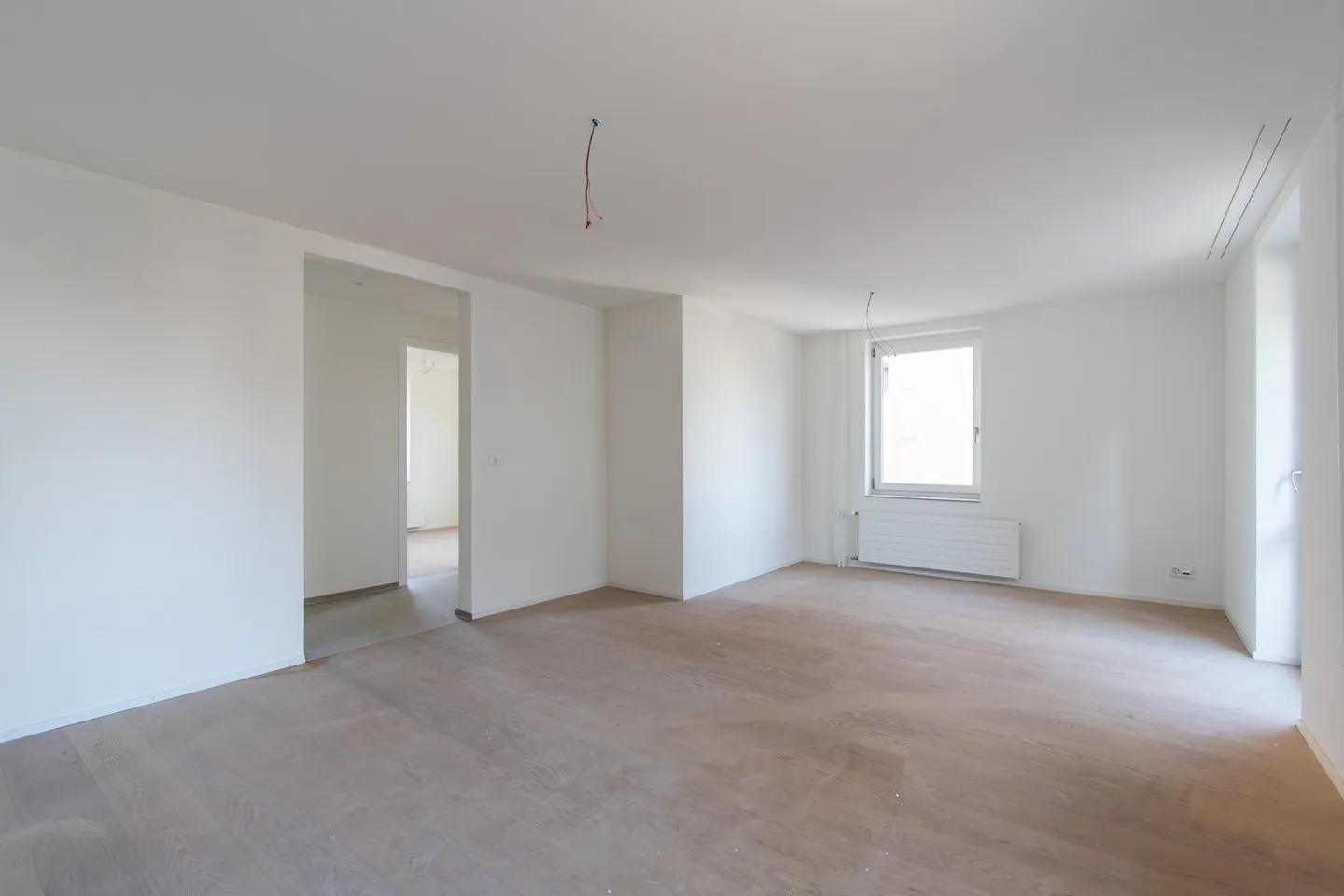 Ampio appartamento ristrutturato di 2,5 locali con balcone - Foto 5 di 12