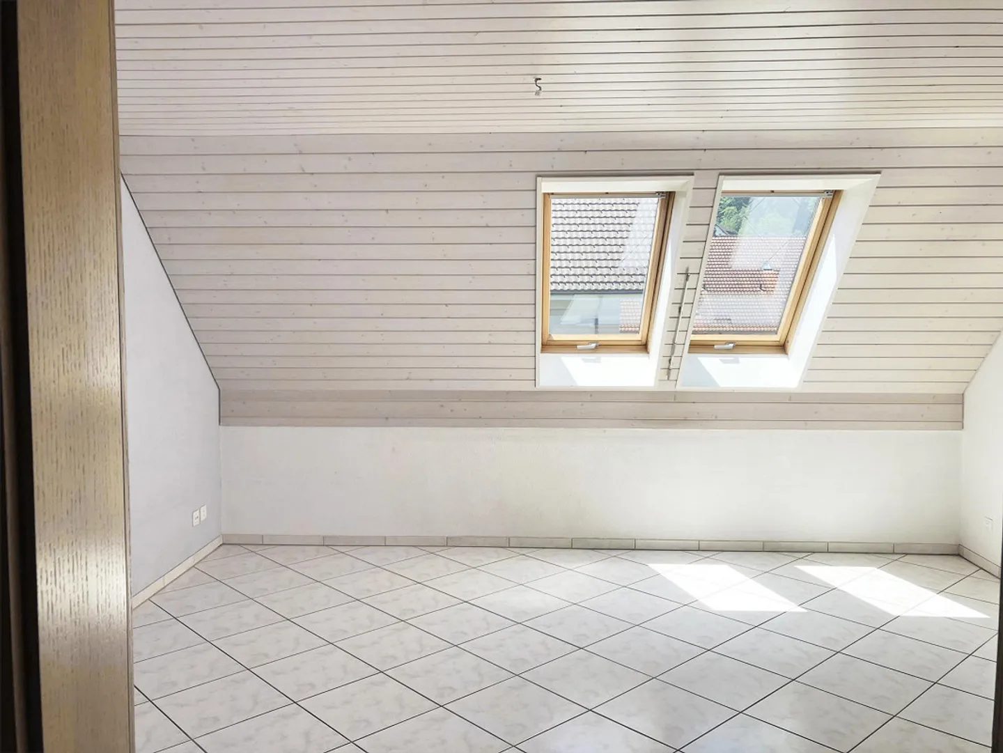 For Sale 5.5 Room Maisonette Apartment in a Quiet and Sunny Location - Photo 9 of 11