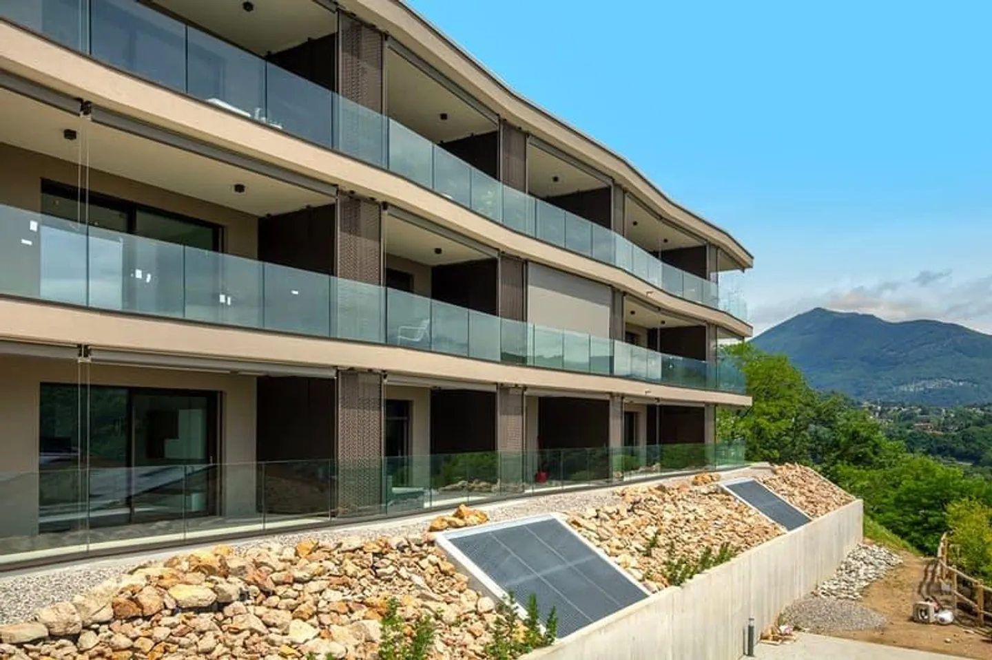 Monolocale con Vista Lago - Foto 1 di 12