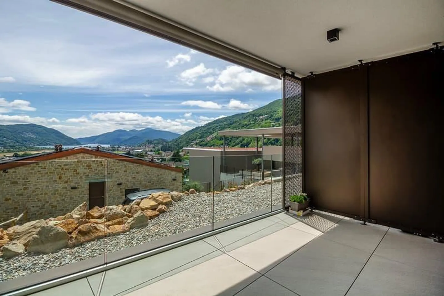 Monolocale con Vista Lago - Foto 3 di 12