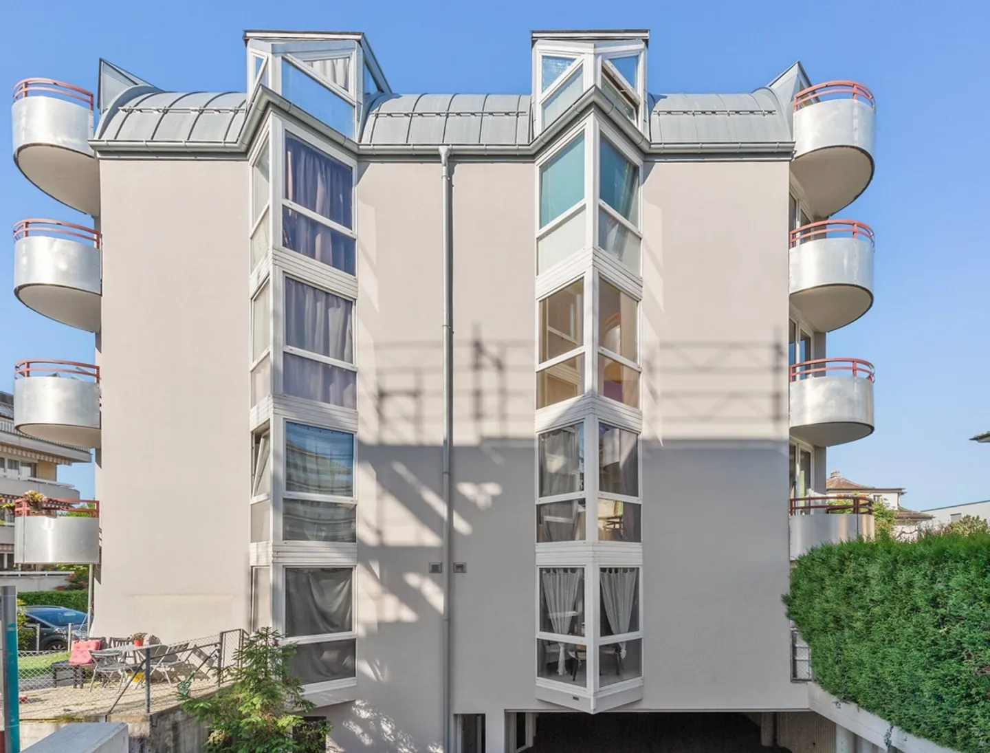 Außen-Motorradparkplatz - Foto 1 von 2