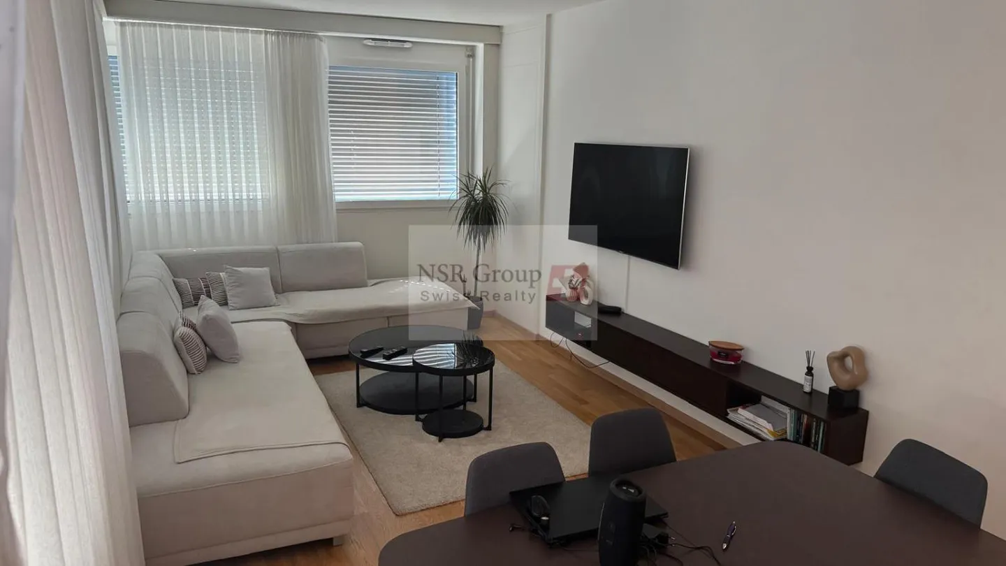 Elegant 5-Room Apartment in the Desirable Area of Carouge Renovated - Photo 1 of 4