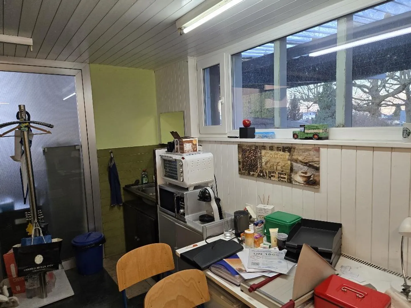 Commercial Hall Storage Workshop Studio Ground Level Accessible approx. 180m2 - Photo 18 of 23