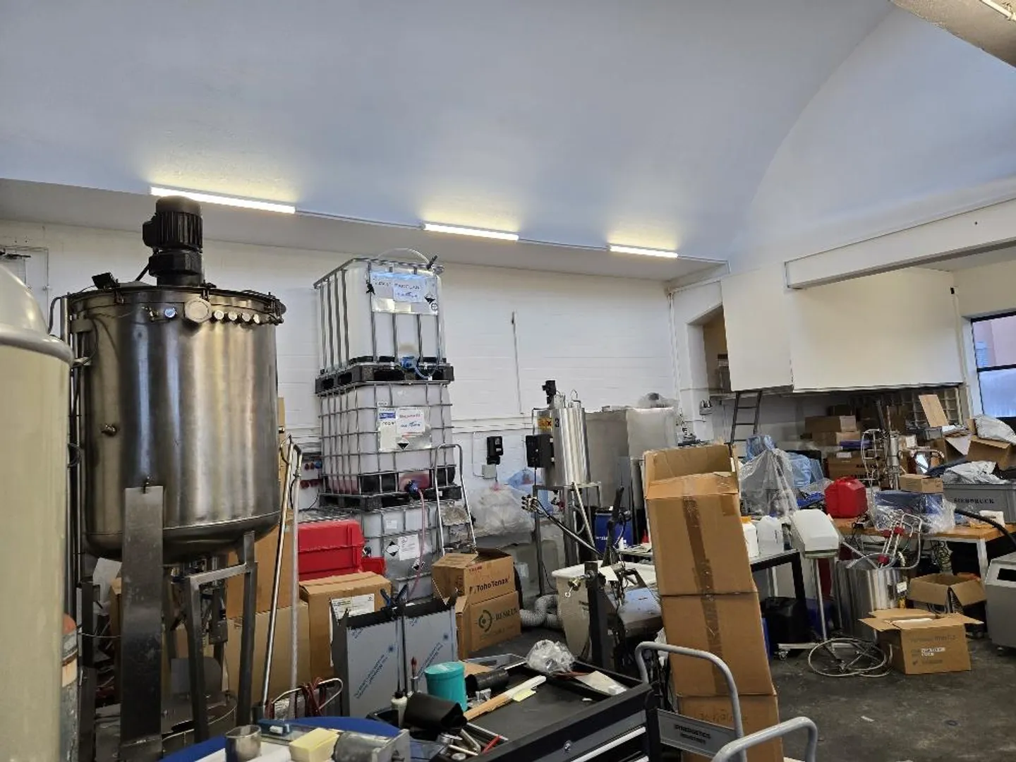 Commercial Hall Storage Workshop Studio Ground Level Accessible approx. 180m2 - Photo 19 of 23