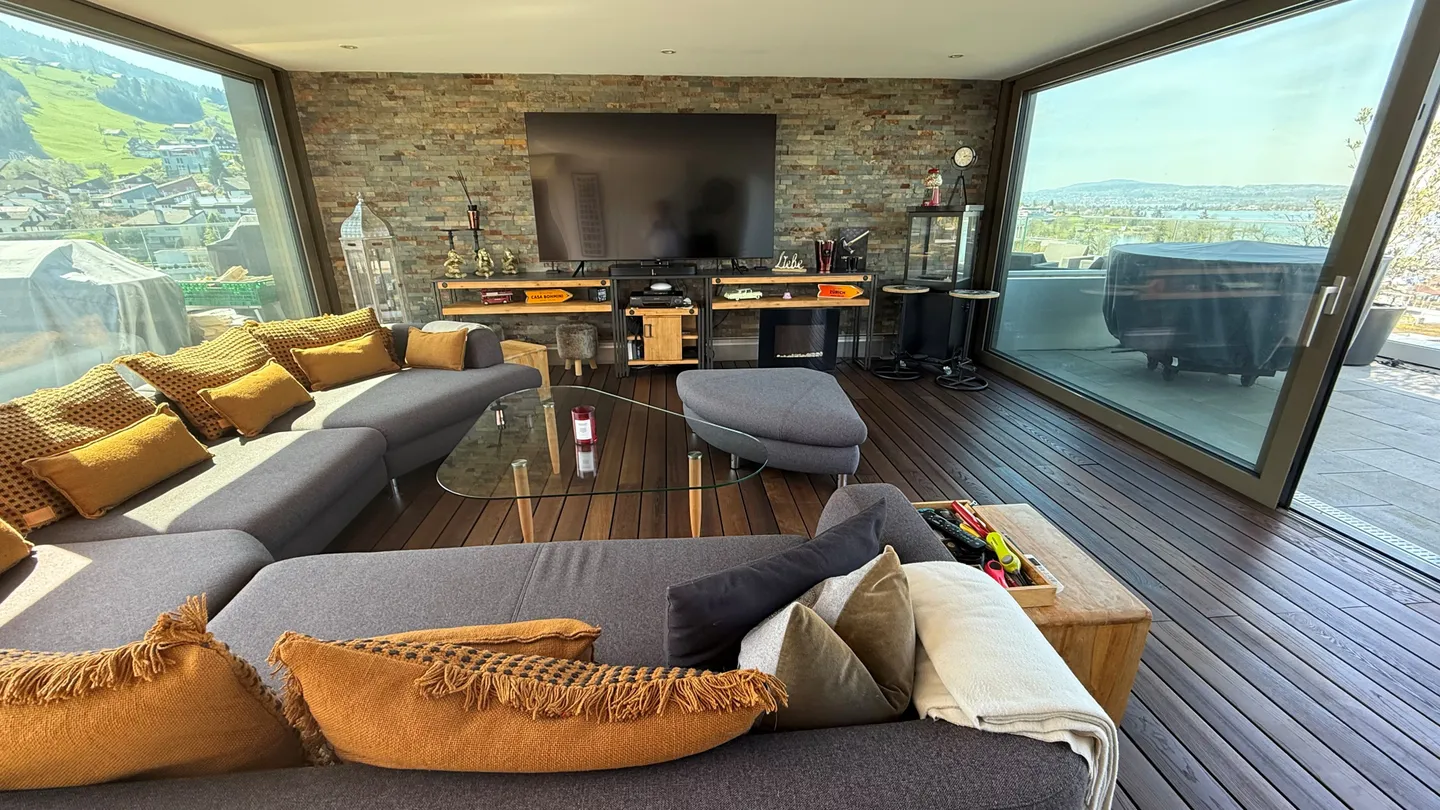 5.5 Room Residence with Lake, Mountain and Castle View - Photo 5 of 14