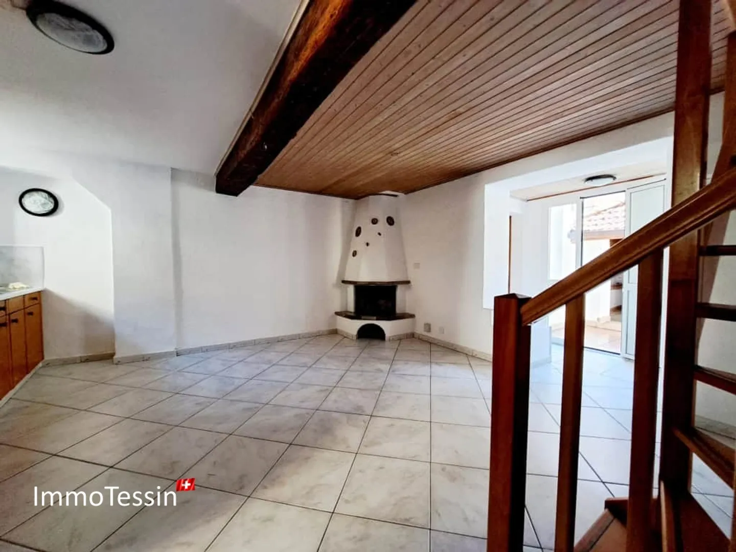 Spaziosa e incantevole casa ticinese Nucleo con 2 appartamenti in una posizione incantevole con vista sulle montagne ticinesi - Foto 7 di 13
