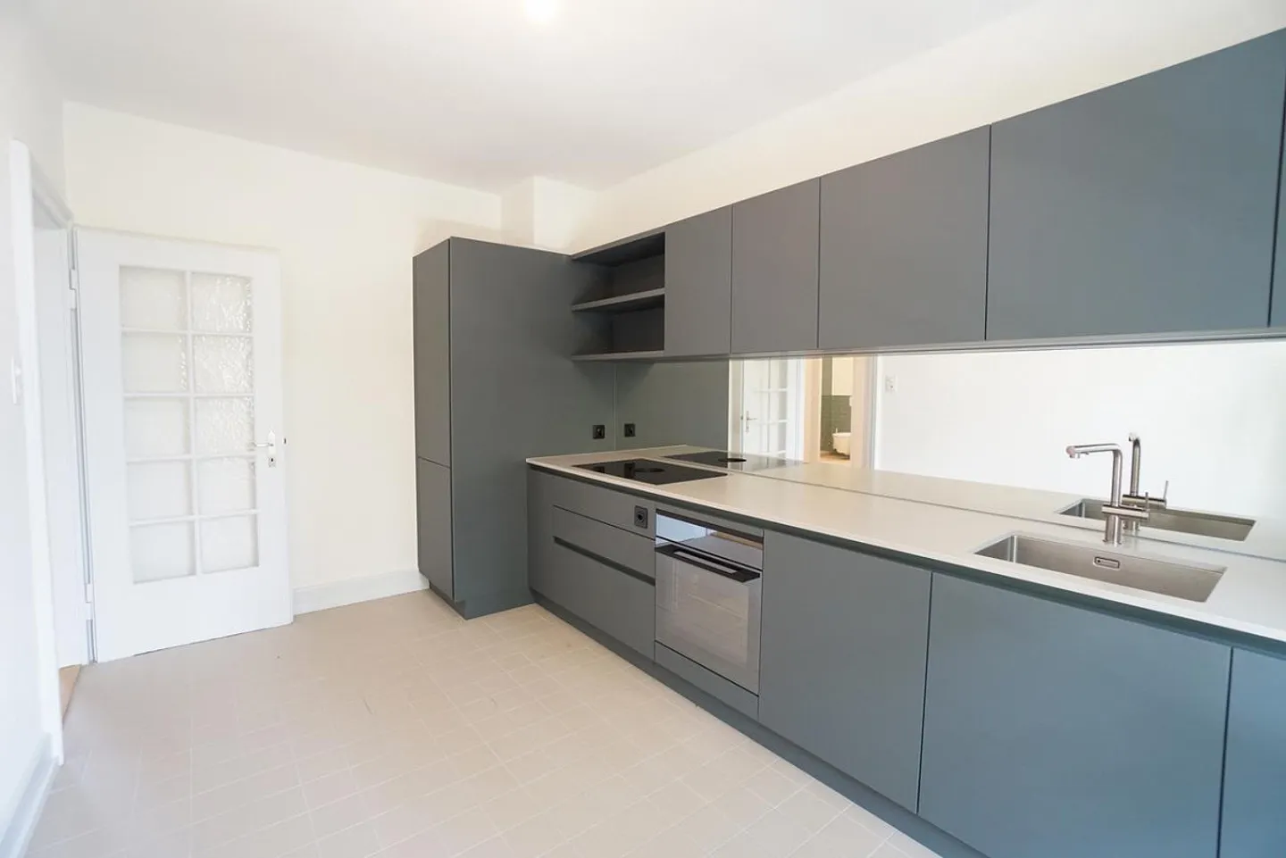 Appartement rénové de 3,5 pièces dans la maison Baumgartner - Photo 2 sur 7
