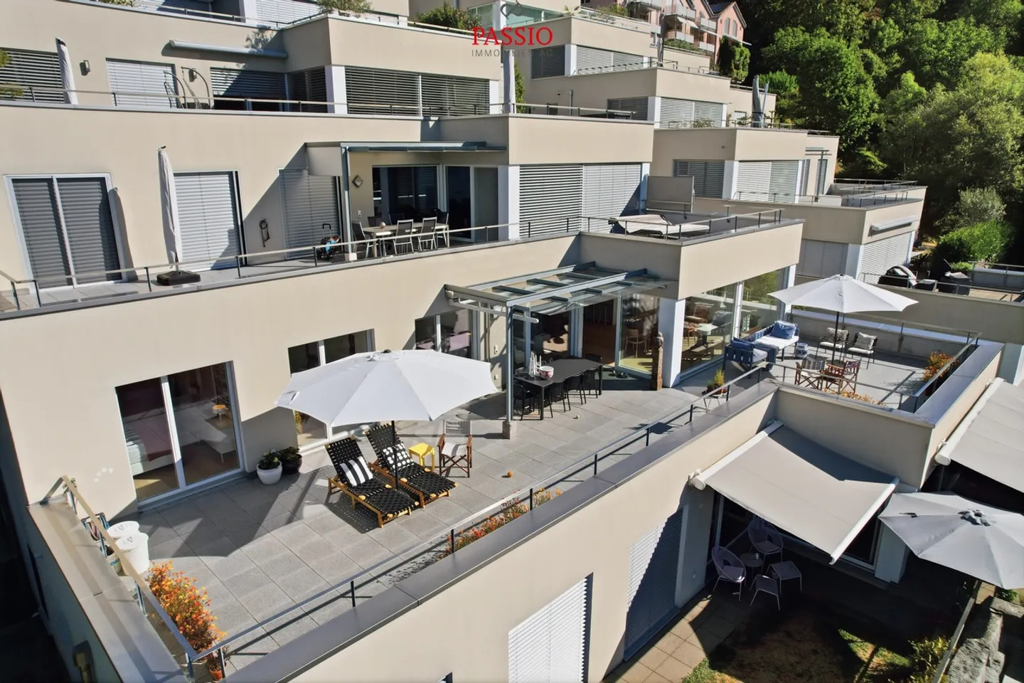 Maison de rêve au-dessus du lac de Bienne avec terrasse de 92 m² - Photo 2 sur 41