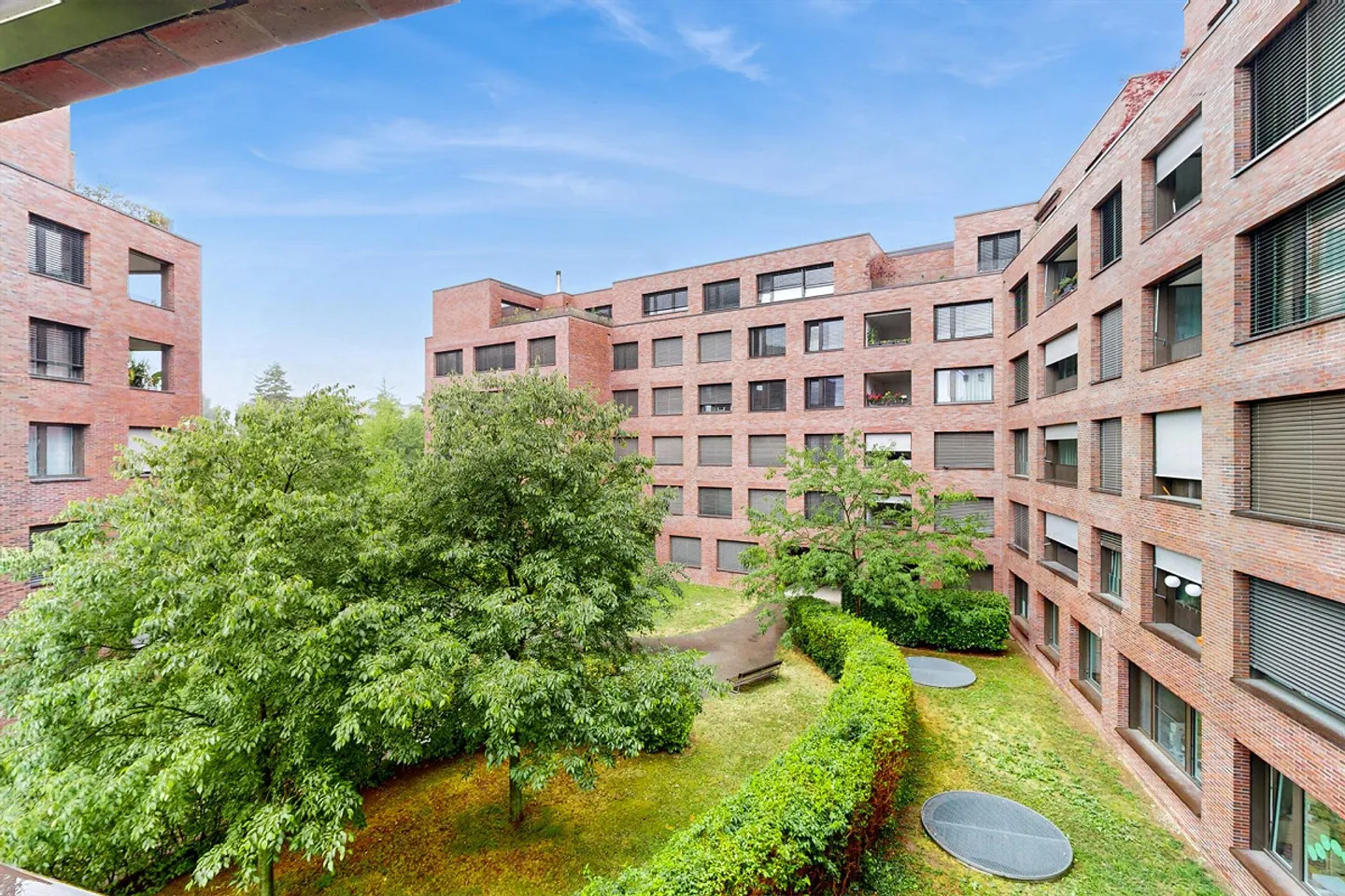 Modernes Apartment mit Balkon - Foto 1 von 7