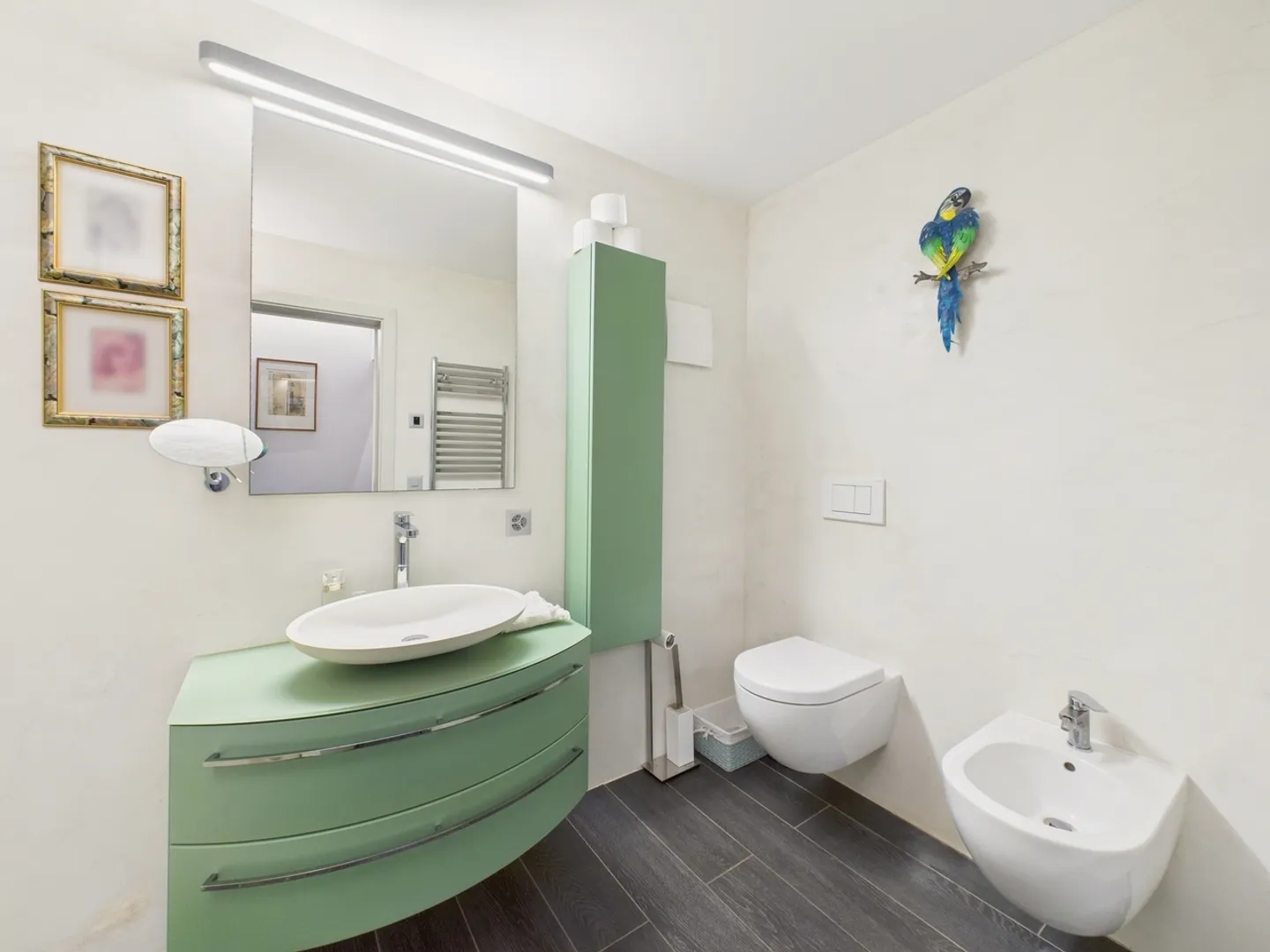 Helles Einfamilienhaus mit 5.5 Zimmern in Riva San Vitale, TI - Foto 12 di 13