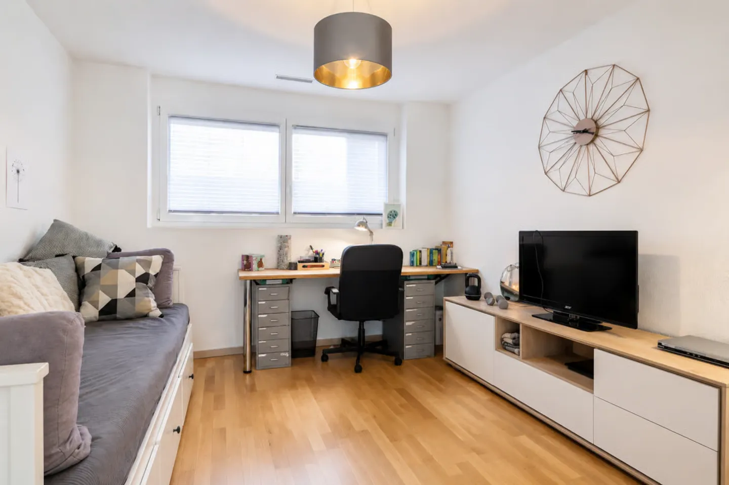 Very large 5.5-room apartment with garden - Photo 8 of 12