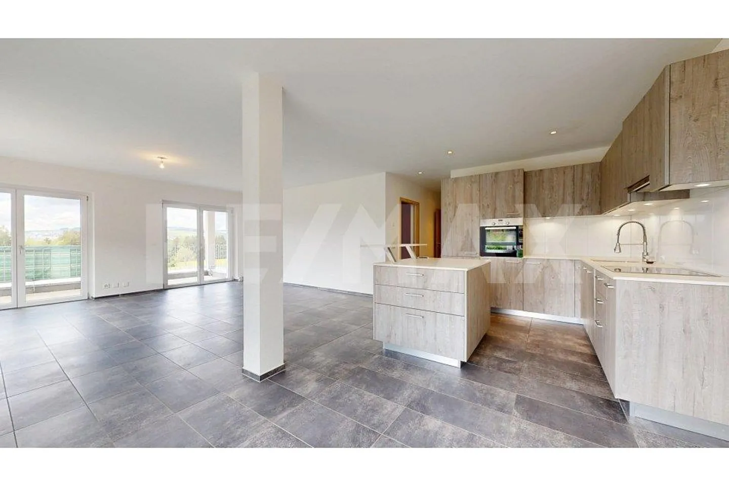 Are you single or a family? Then this apartment is for you... - Photo 1 of 5