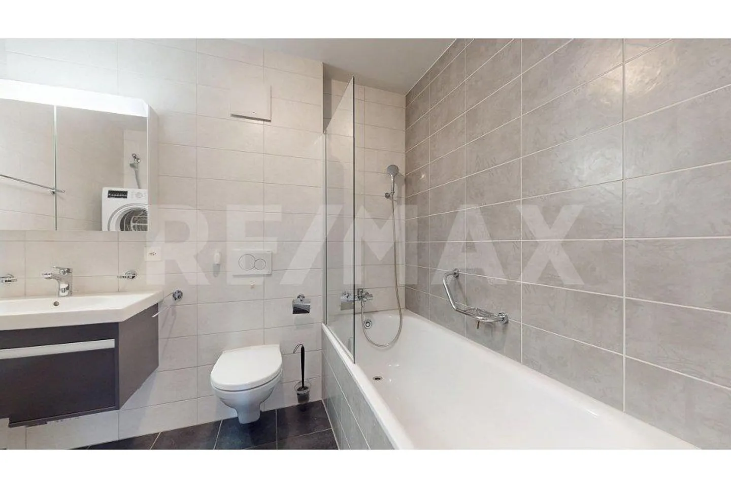 Are you single or a family? Then this apartment is for you... - Photo 4 of 5