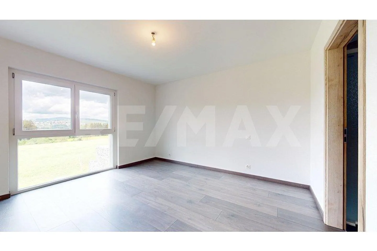 Are you single or a family? Then this apartment is for you... - Photo 3 of 5