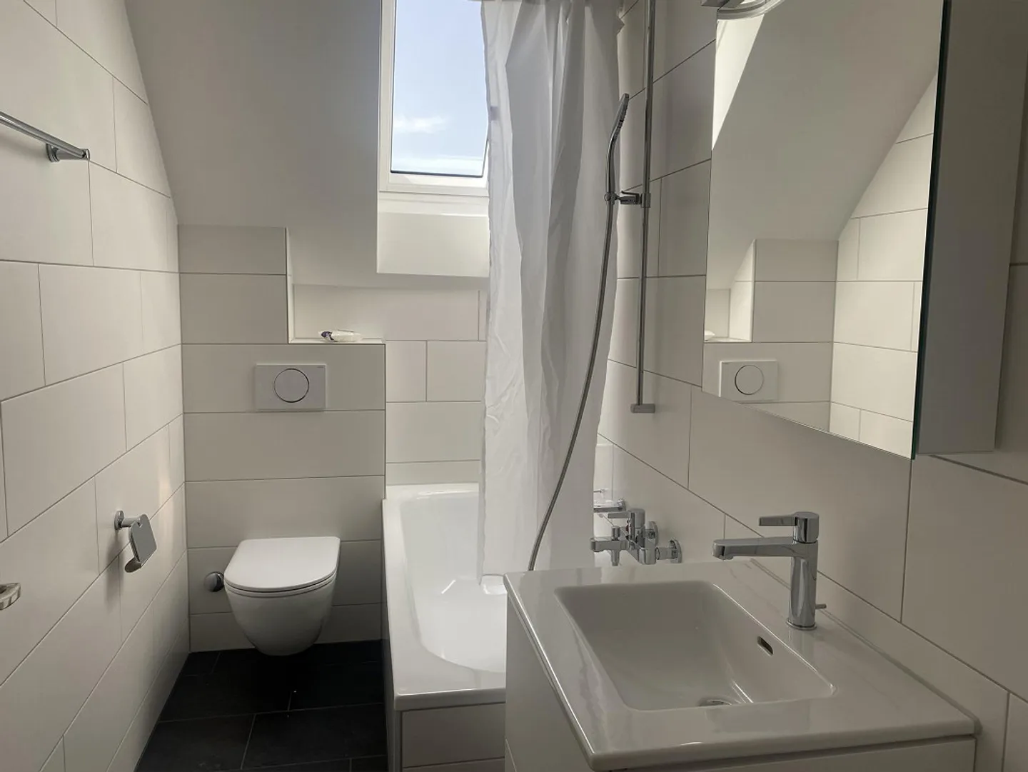 appartement sous les combles, récemment rénové - Photo 4 sur 4