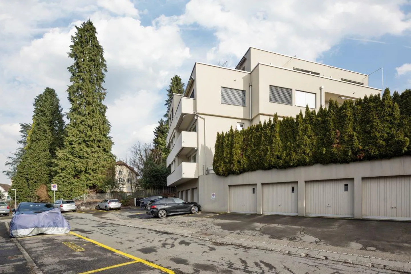 Grande appartement en penthouse avec terrasse sur le toit de 90 m2 dans le quartier Wesemlin - Photo 17 sur 20