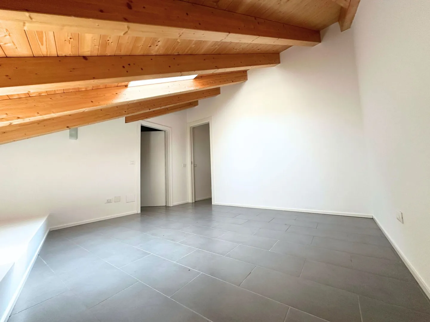 Charmante Dachgeschoßwohnung in Rancate - Foto 13 von 20