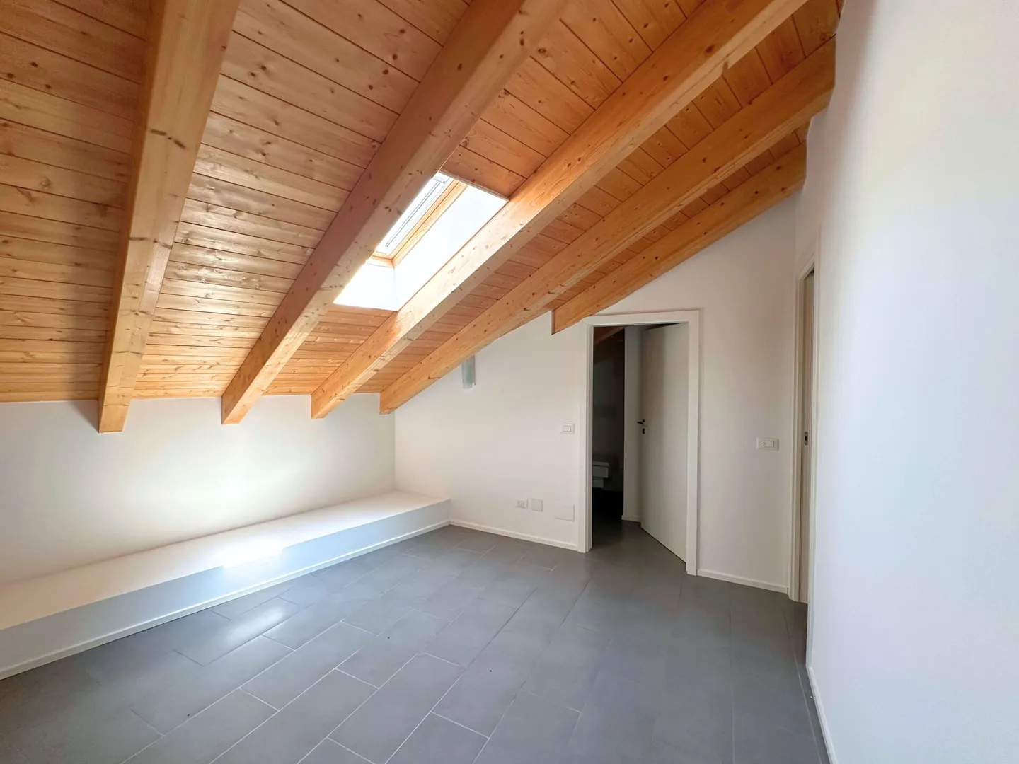 Charmante Dachgeschoßwohnung in Rancate - Foto 14 von 20