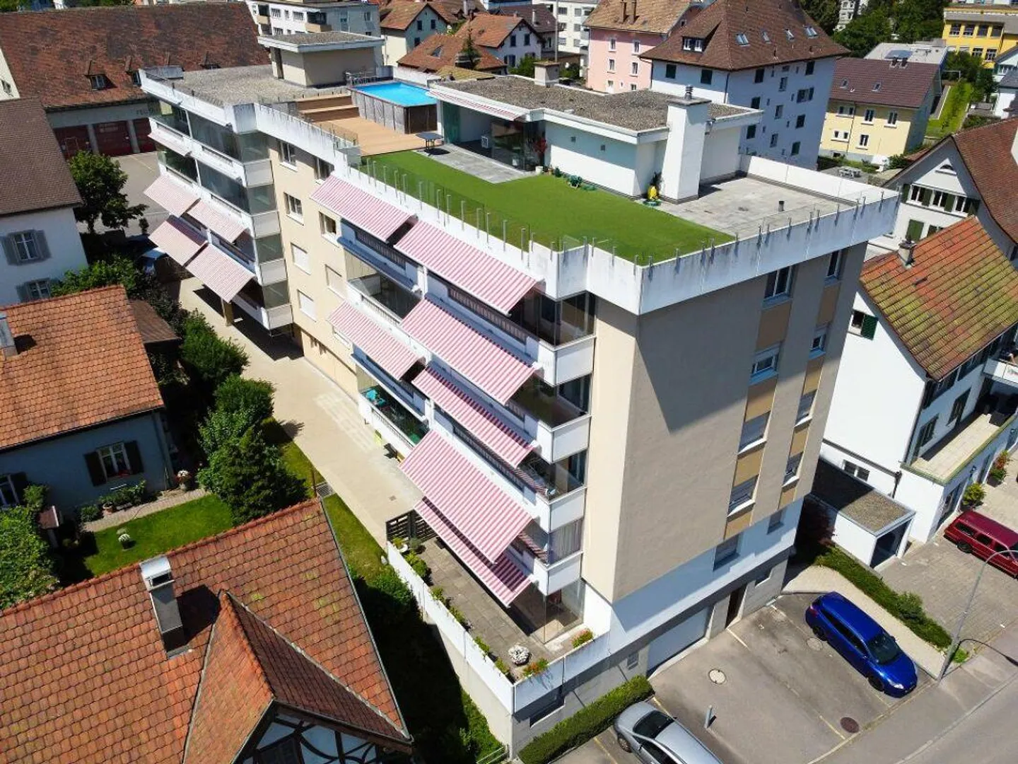 Modern and spacious apartment in the heart of Neuhausen - Photo 1 of 10