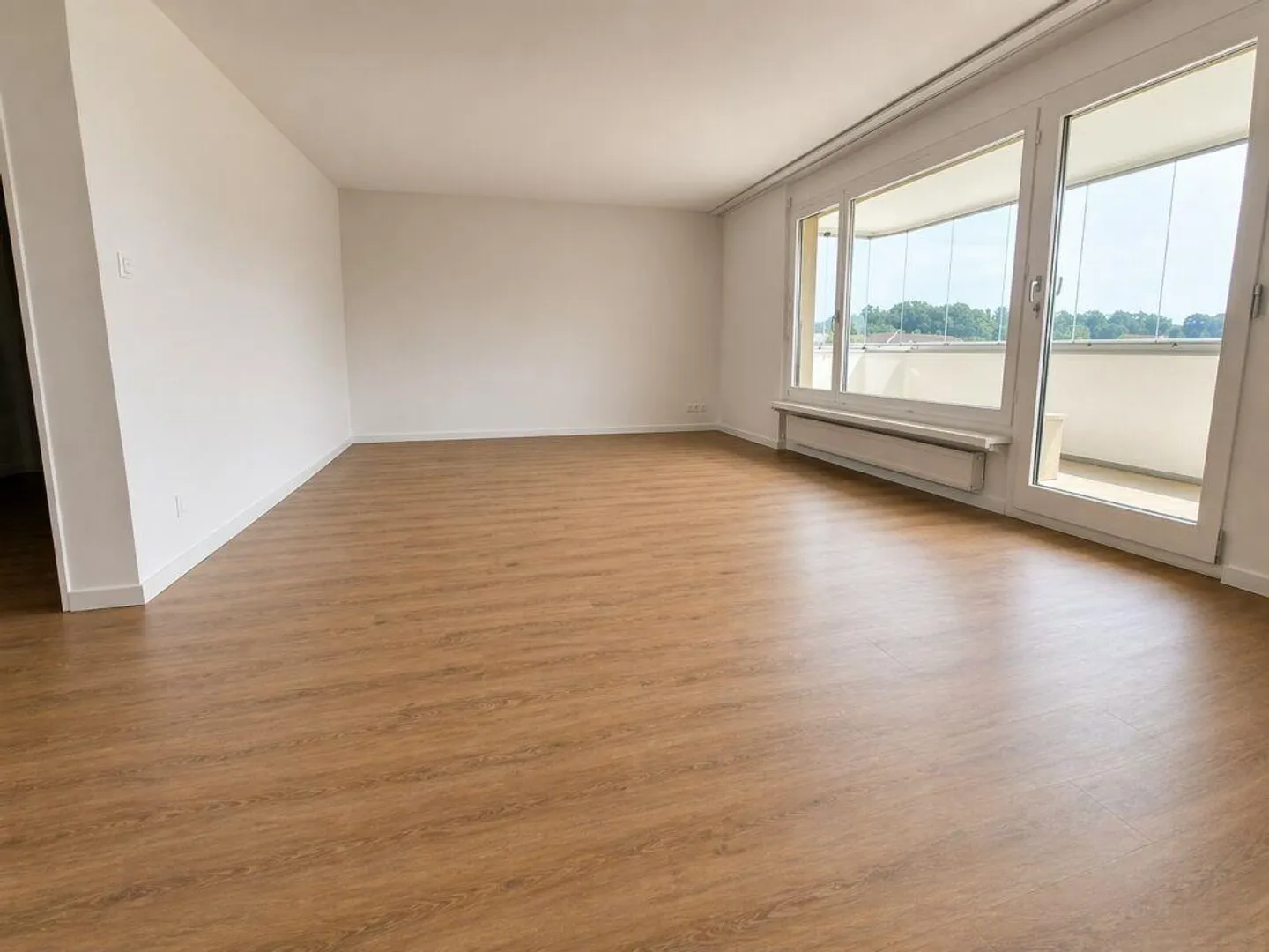 Modern and spacious apartment in the heart of Neuhausen - Photo 2 of 10