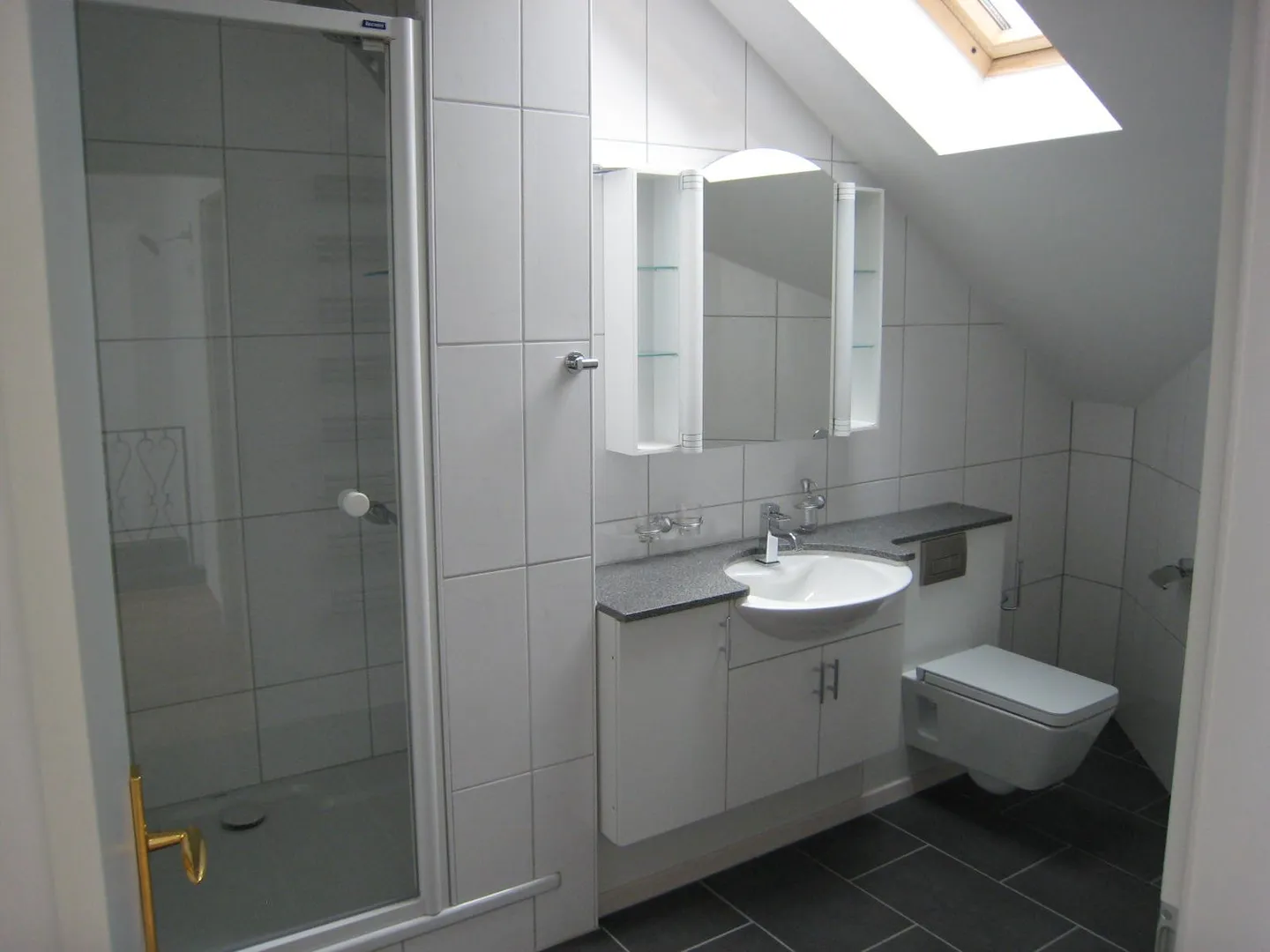 Très bel appartement sous les toits au centre de Thun à louer - Photo 8 sur 8