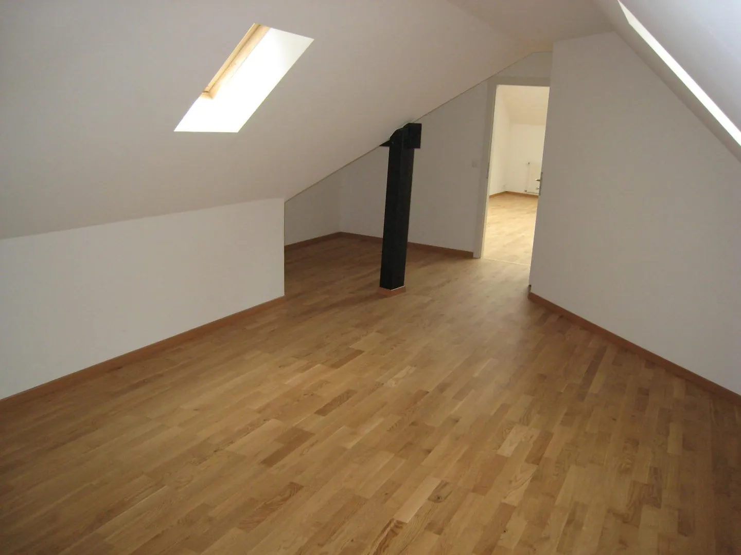 Très bel appartement sous les toits au centre de Thun à louer - Photo 6 sur 8