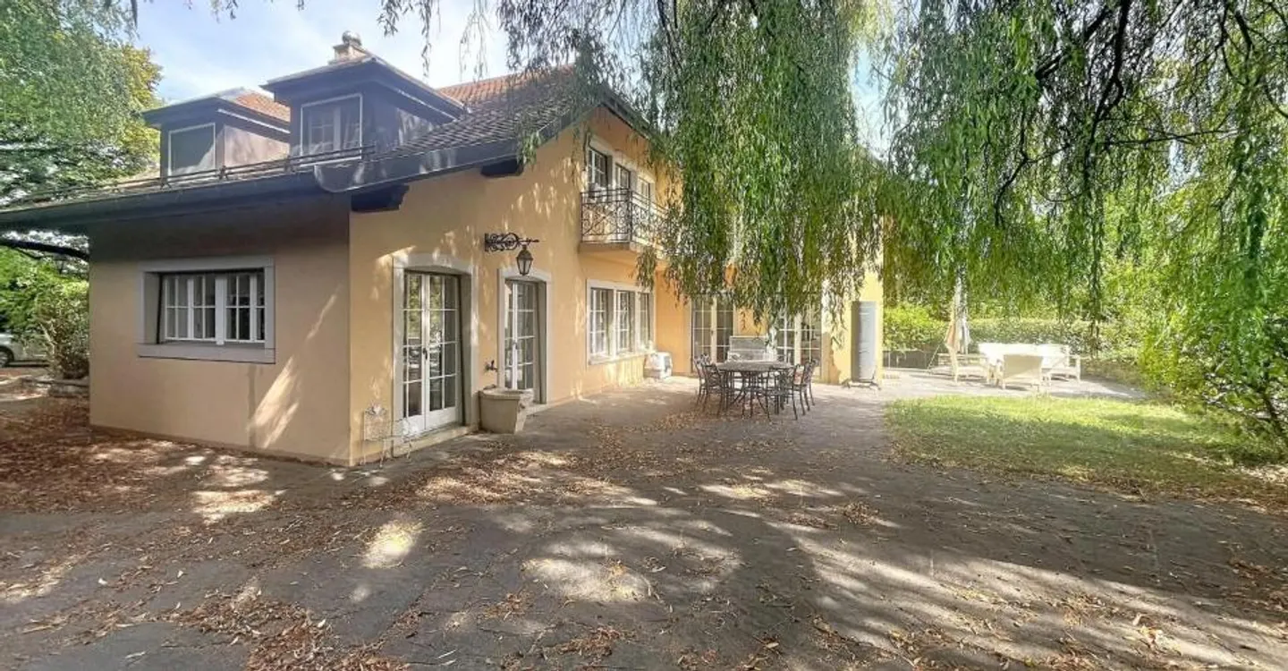 Élégante propriété familiale au coeur de la nature avec espace Wellnes - Foto 1 von 12