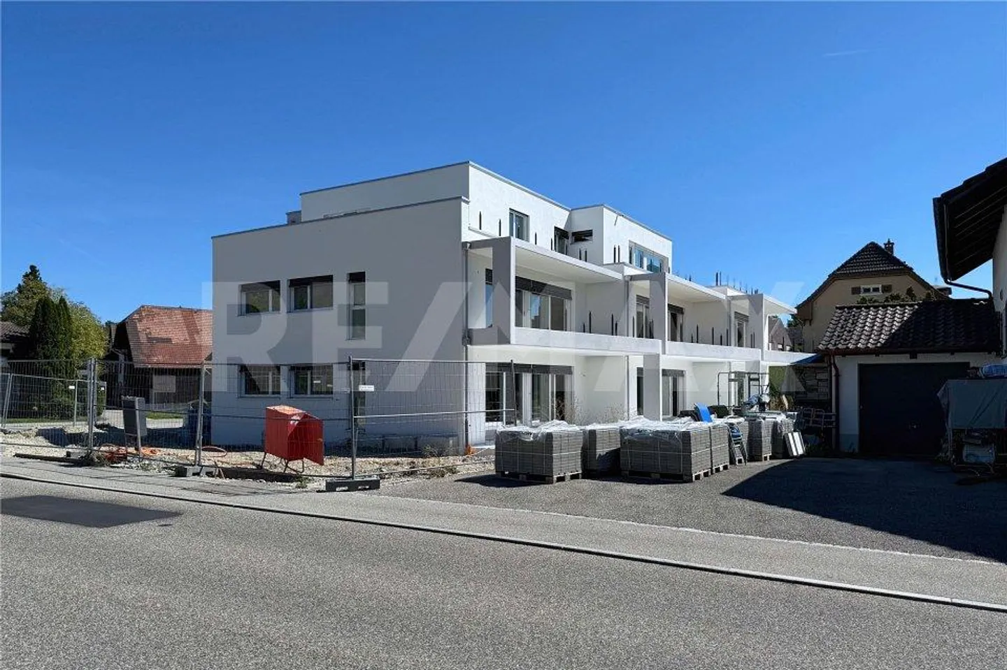 Nouvelle construction, située au calme, beaucoup de soleil et aménagement intérieur personnalisable (en construction) - Photo 3 sur 13