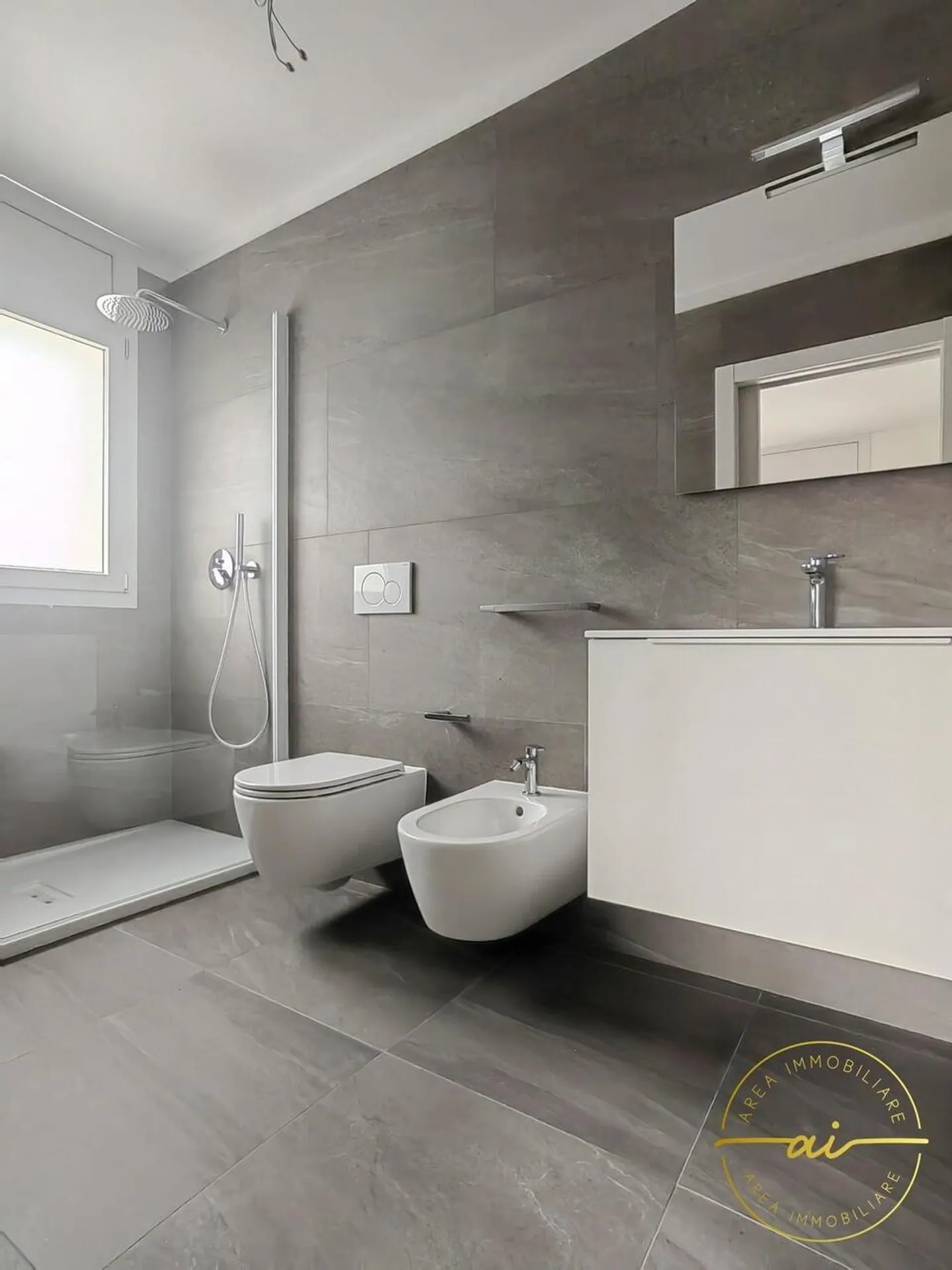 NEW 3.5-ROOM APARTMENT ON THE SECOND FLOOR - Photo 4 of 9