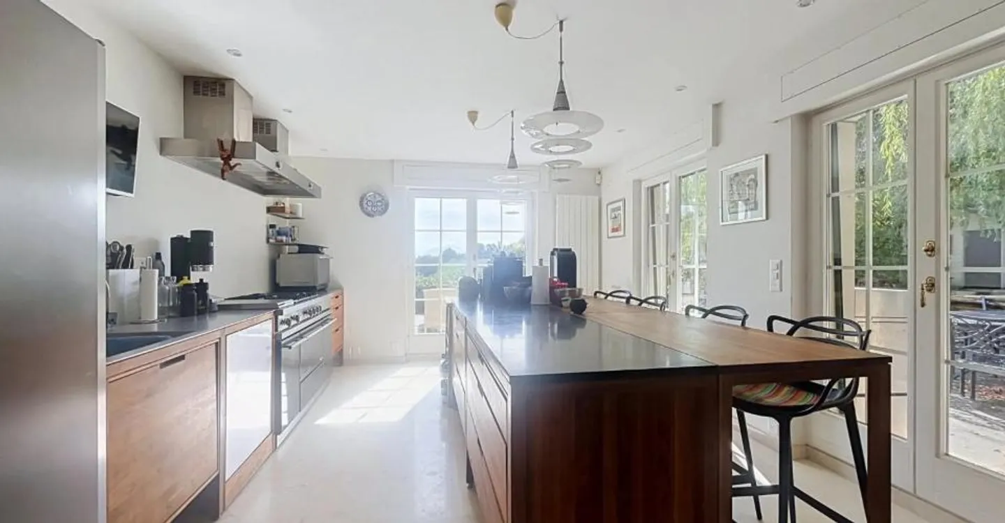 Élégante propriété familiale au coeur de la nature avec espace Wellnes - Foto 2 von 12