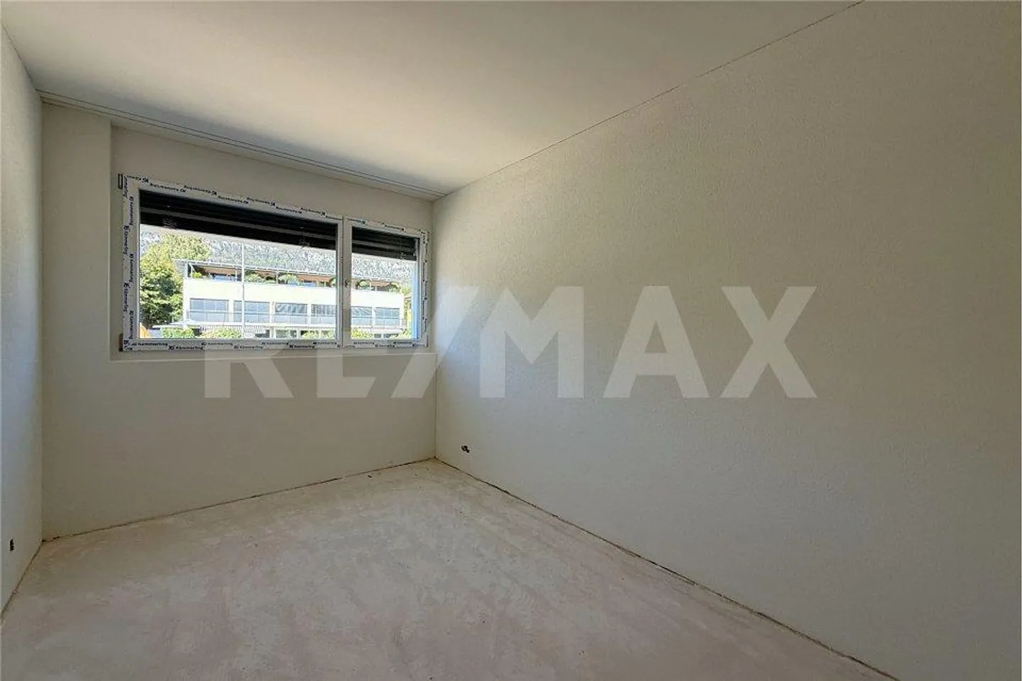 Nouvelle construction, située au calme, beaucoup de soleil et aménagement intérieur personnalisable (en construction) - Photo 9 sur 13