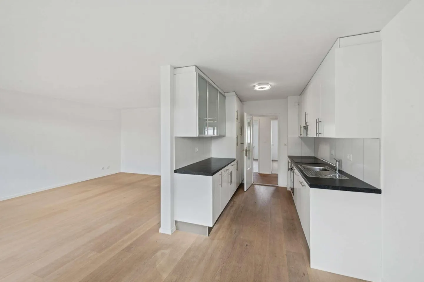 Light-flooded 4.5-room apartment in the popular Breite district - Photo 1 of 12