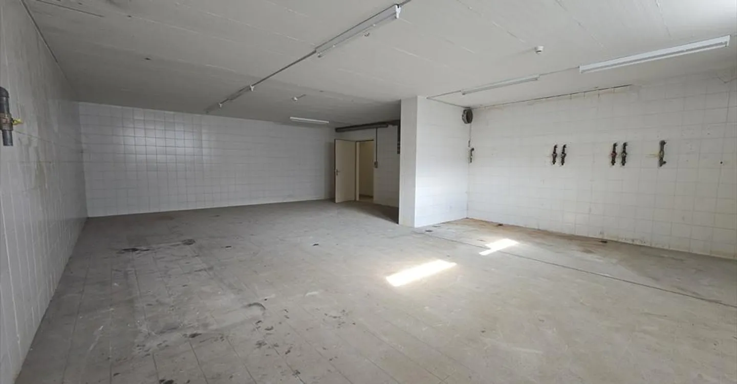 Laboratorio leggero di circa 82m² molto ben posizionato a Crissier - Foto 2 di 4