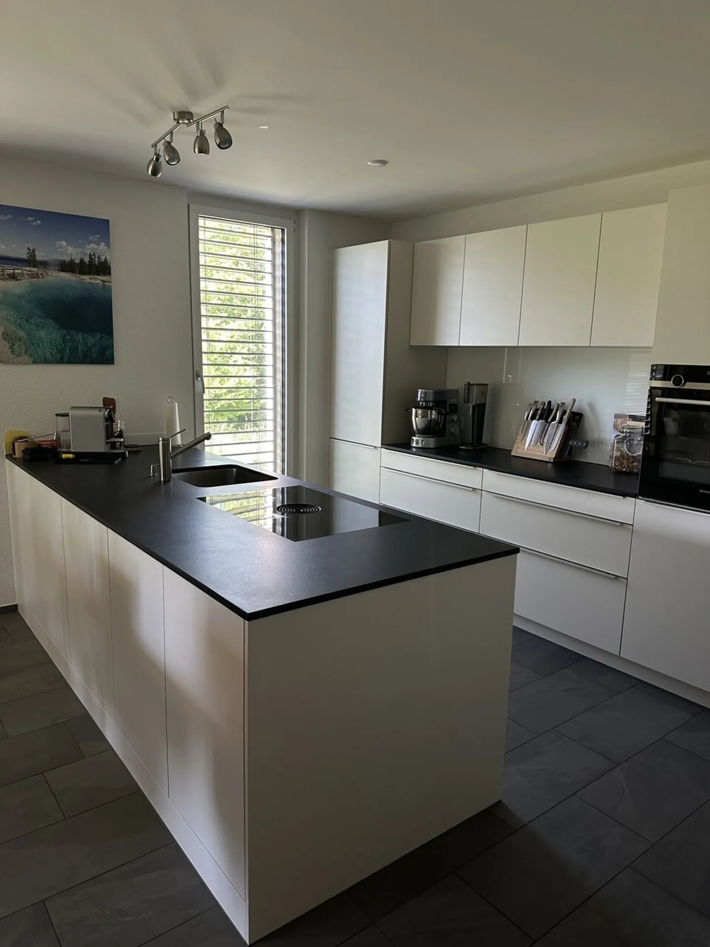 Vivre moderne à la meilleure adresse de Zollikofen – soleil, confort et qualité de vie réunis - Photo 2 sur 9