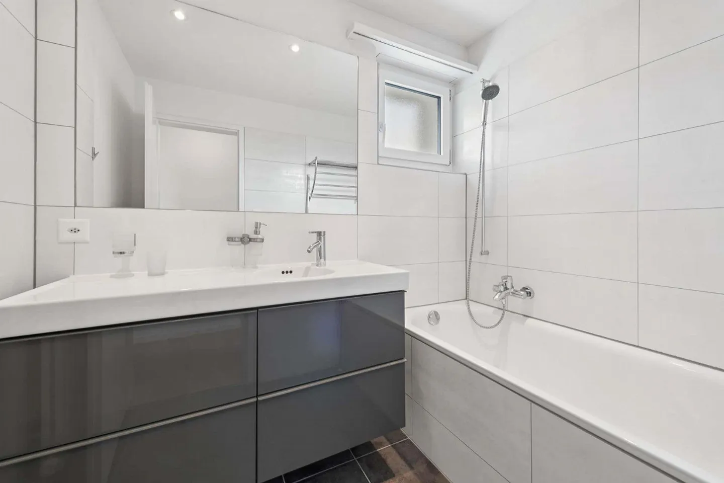 Light-flooded 4.5-room apartment in the popular Breite district - Photo 8 of 12