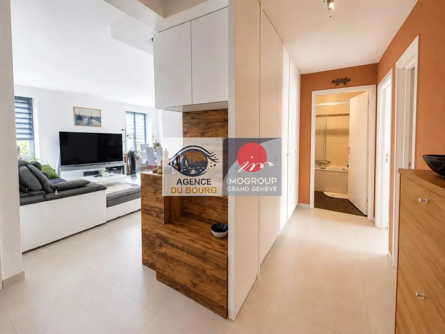 Appartement de caractère 5 pièces - Photo 2 sur 8