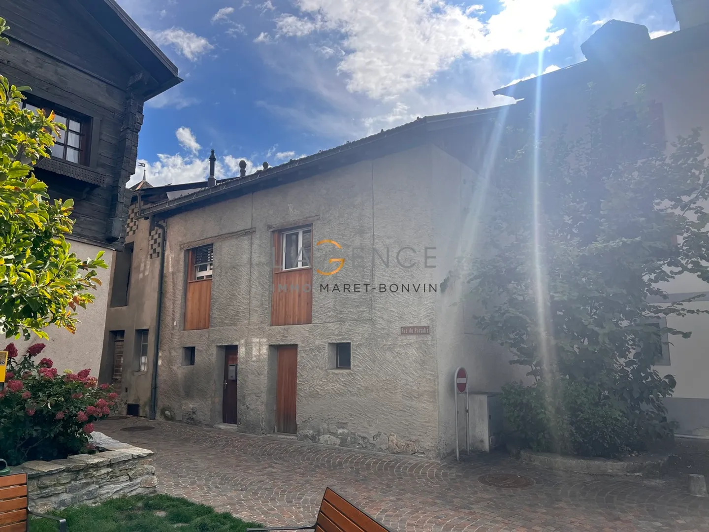 RENOVATED VILLAGE HOUSE WITH 100M2 GARDEN - Photo 1 of 8