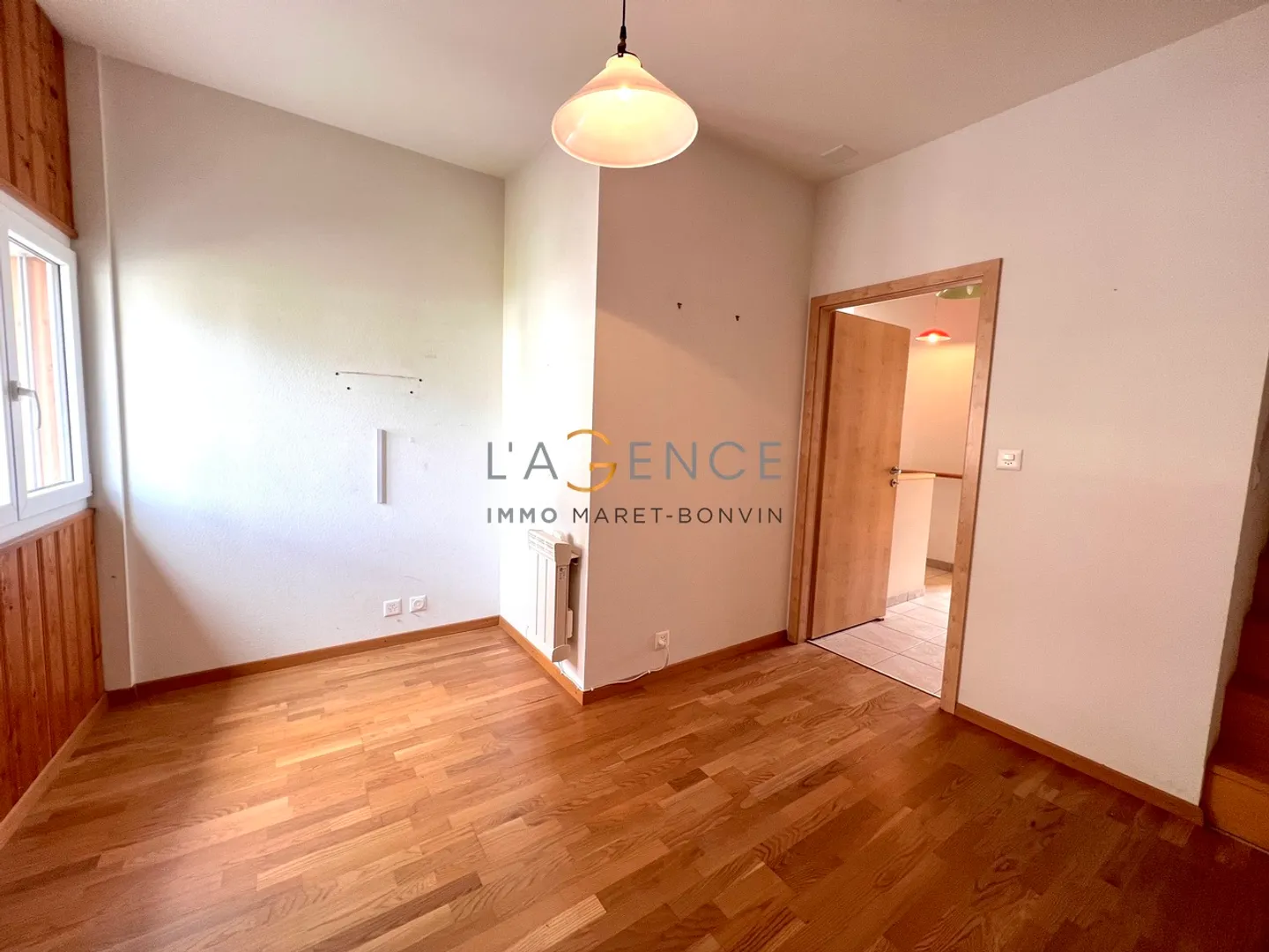 RENOVATED VILLAGE HOUSE WITH 100M2 GARDEN - Photo 5 of 8