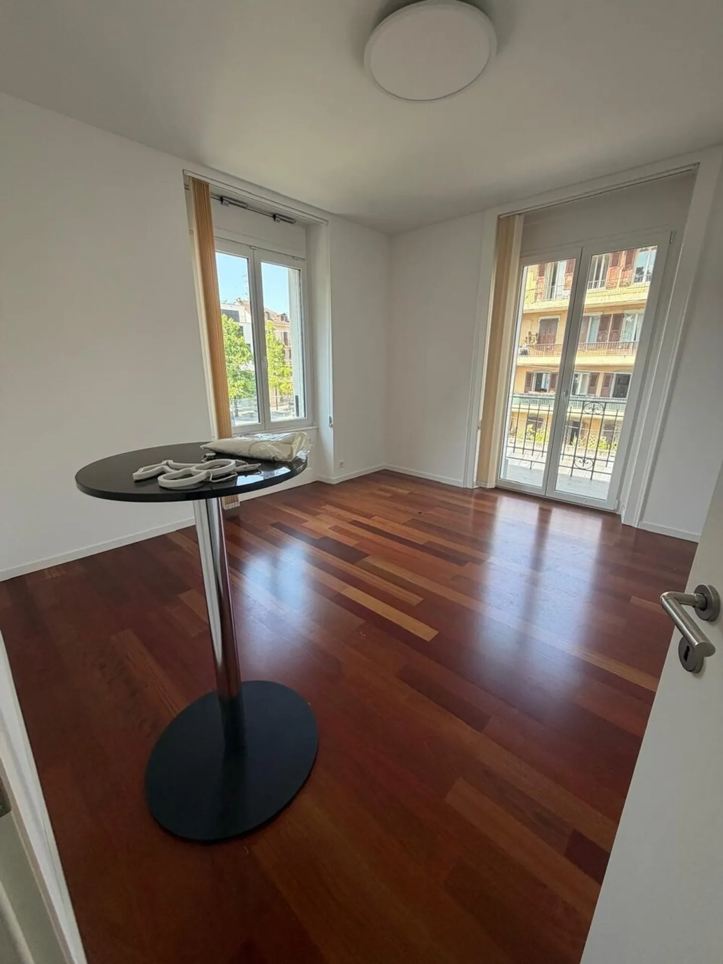3.5-room apartment with stunning views of Lake Geneva - Photo 7 of 8