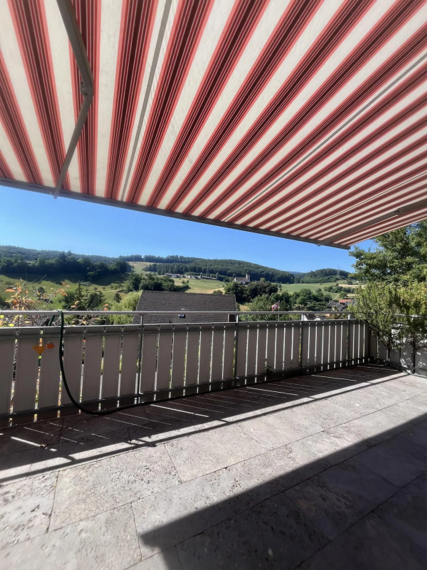 Appartement 4.5 pièces avec vue panoramique - Photo 3 sur 8