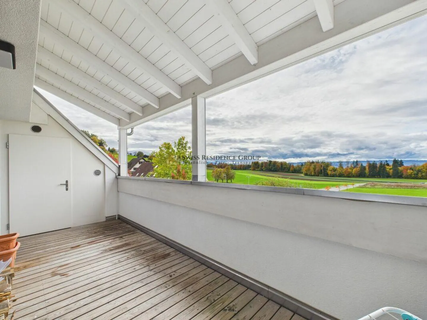 Family-friendly 4.5-room Minergie apartment with panoramic views, comfort, and attractive tax situation - Photo 14 of 16