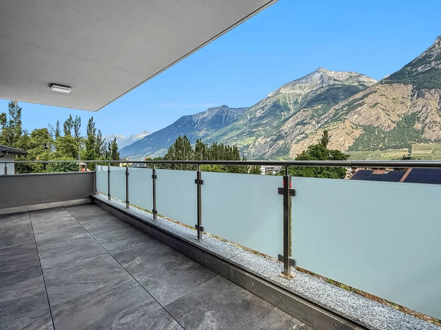 4,5 p. con vista libera - Terrazza e giardino privati - Foto 7 di 13