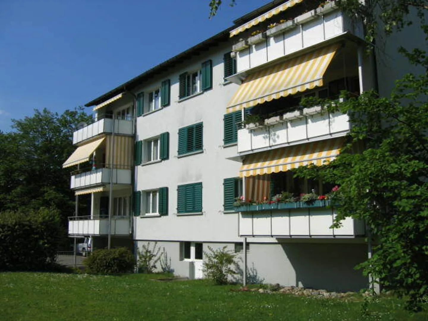 "Grande laboratorio creativo in affitto a Dübendorf!" - Foto 1 di 3