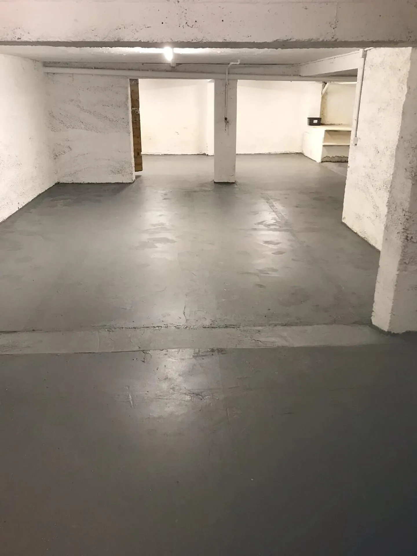 "Grande laboratorio creativo in affitto a Dübendorf!" - Foto 2 di 3
