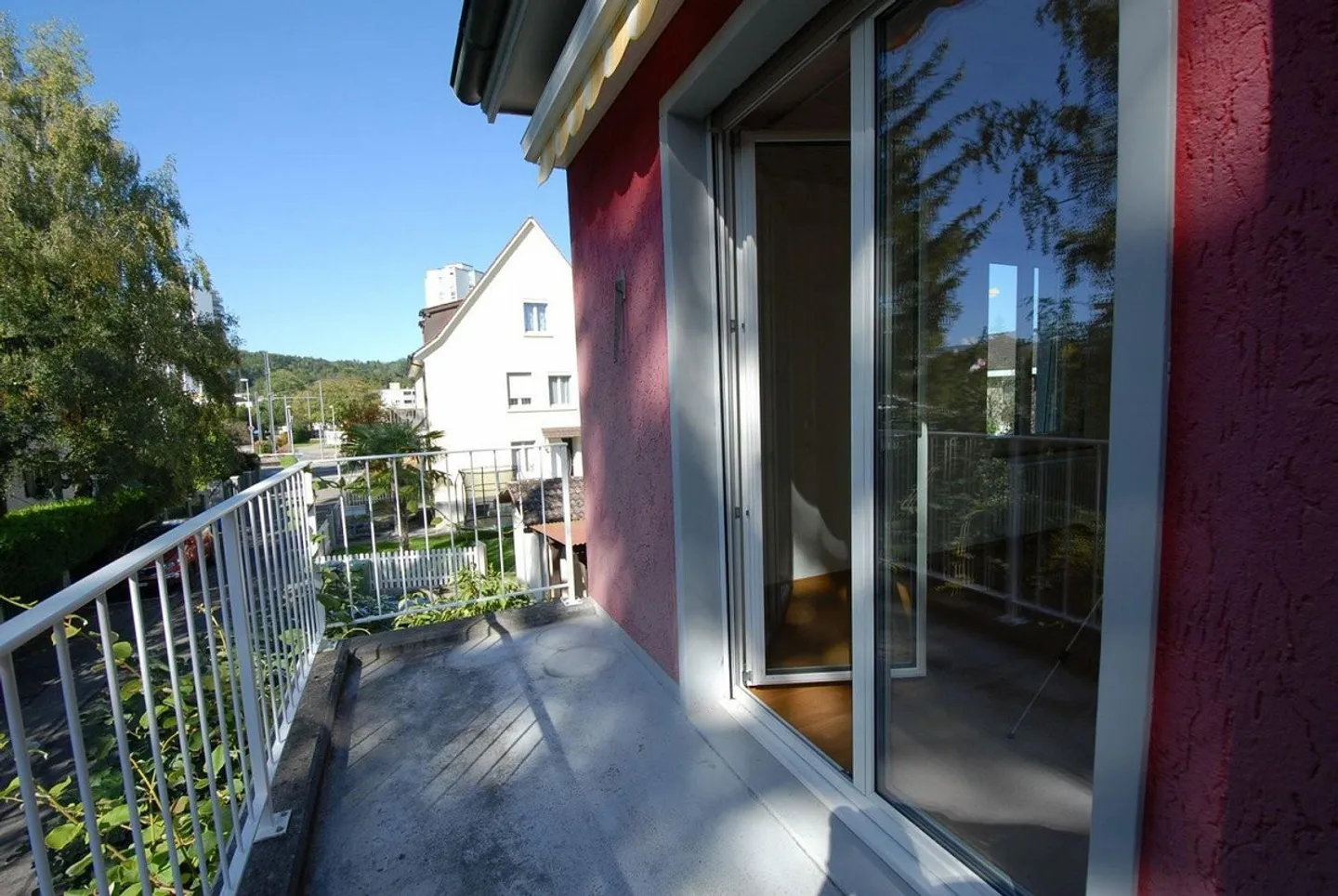Large, detached single-family house in a quiet location - Photo 7 of 13